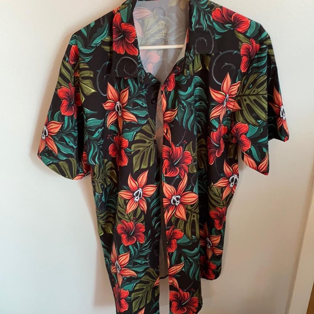Men’s project X Hawaiian skull button up size XL